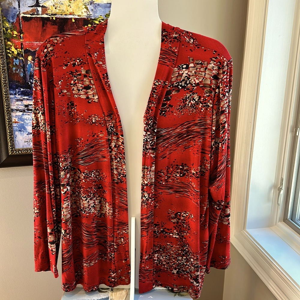 Ashli Women’s Open Front Top Size Large Red with Black and Gold Pattern